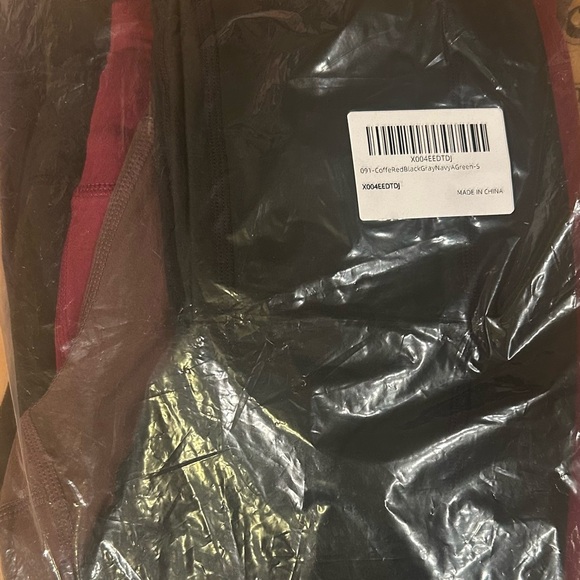 Women's High-Waisted Pocket Leggings-Red 1 Pair - Picture 2 of 3